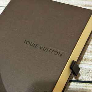 Authentic Pre-Loved Louis Vuitton Small Dark Brown Gift Box With Dust Pouch EUC